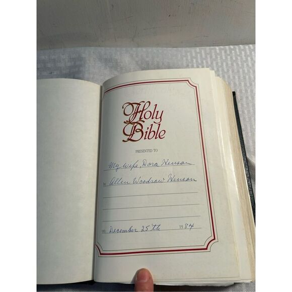 Holman Master Study Bible KJV & User Guide 1981 - Picture 8 of 16